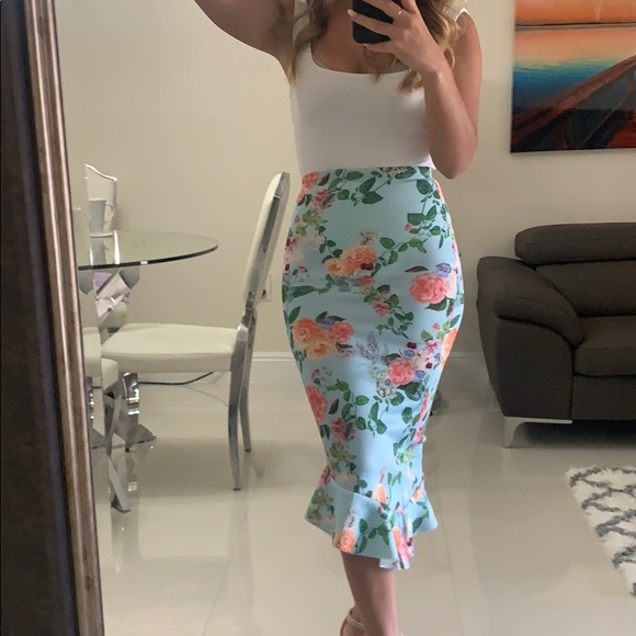 PrettyLittleThing Dresses & Skirts - Pretty Little Thing Scuba Midi